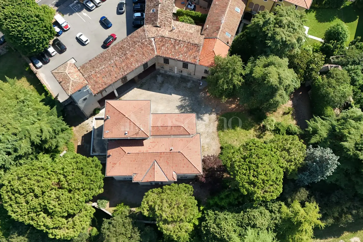 Palazzo in vendita di 2.000 mq a €2.000.000 (rif. 26/2026)