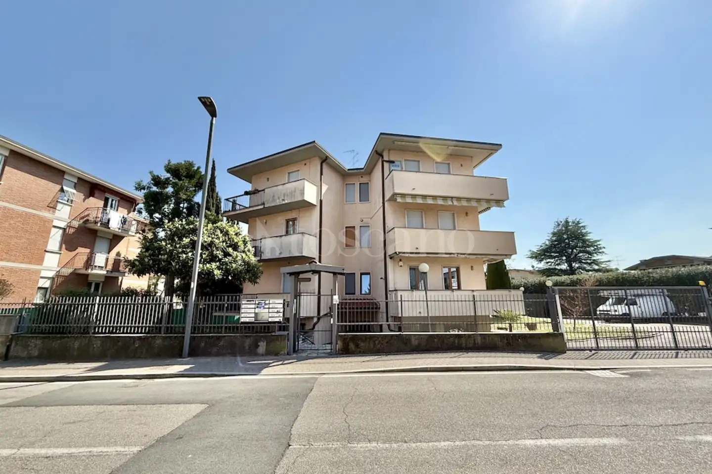 Ufficio in affitto di 100 mq a €1.200 (rif. 11/2026)