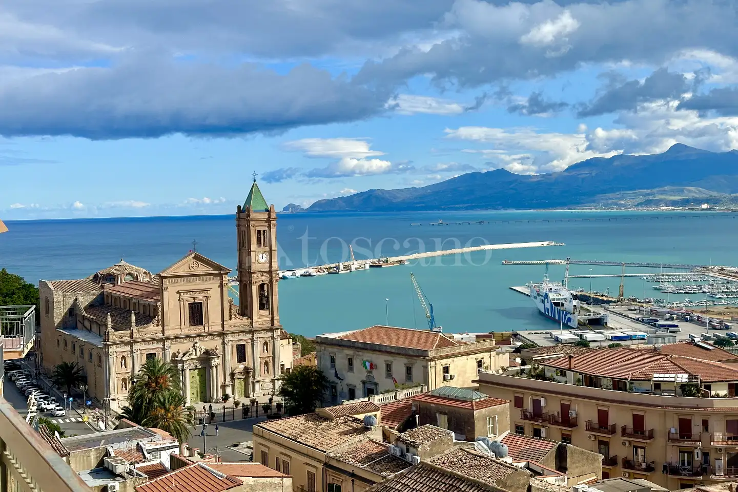 Attico in vendita di 175 mq a €255.000 (rif. 16/2026)