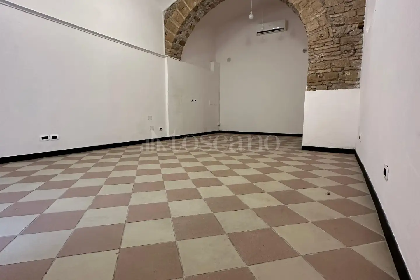 Negozio in vendita di 41 mq a €129.000 (rif. 68/2025)