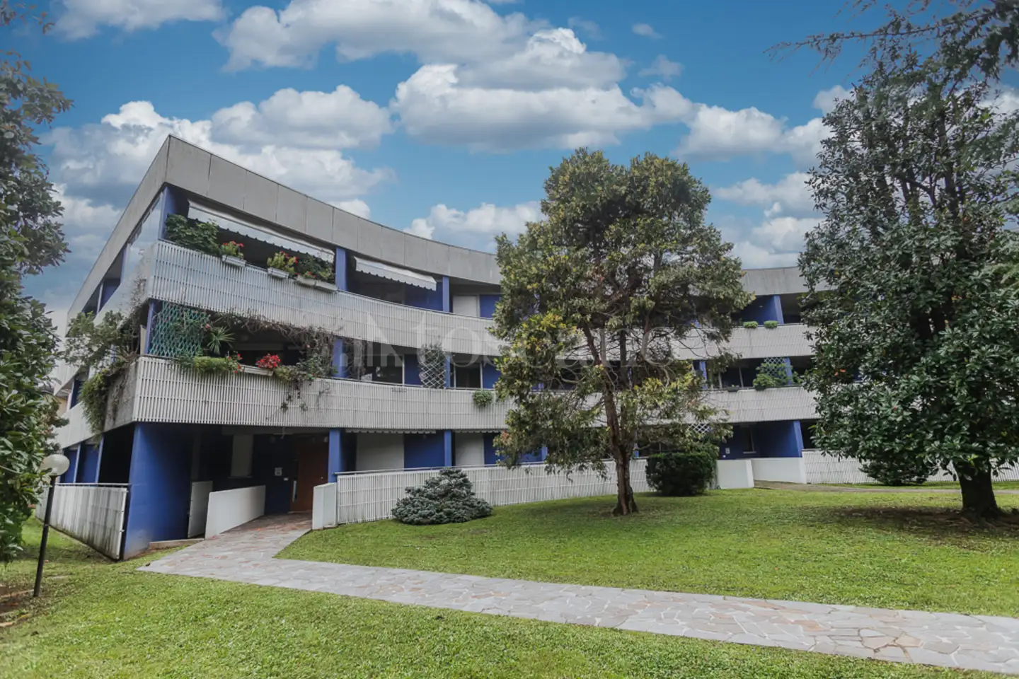 Ufficio in affitto di 100 mq a €700 (rif. 72/2025)