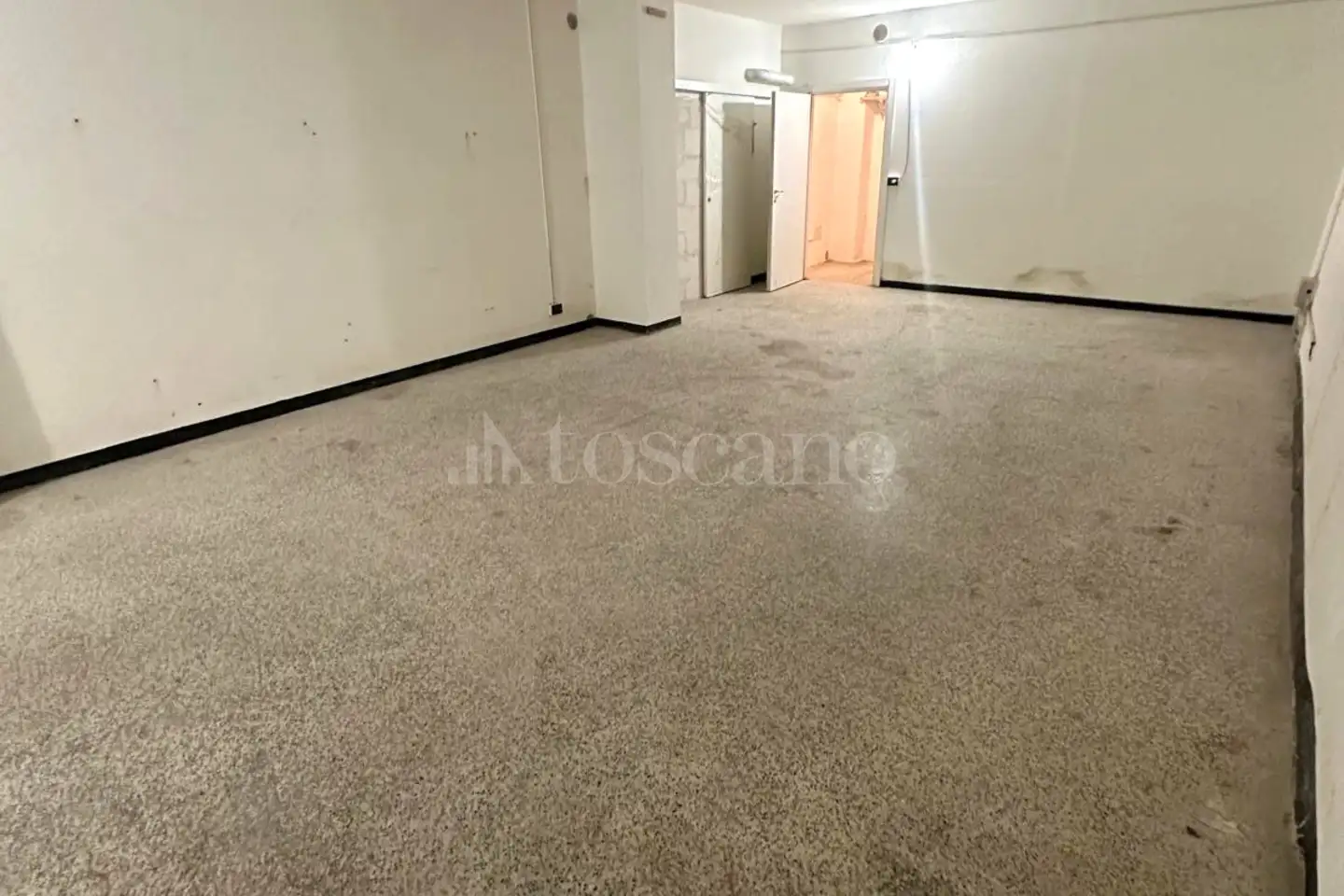 Magazzino in vendita di 220 mq a €58.000 (rif. 6/2025)