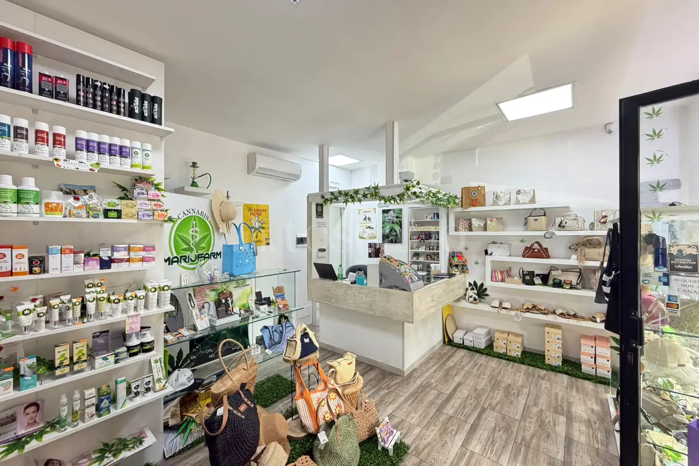 Negozio in vendita di 35 mq a €105.000 (rif. 49/2026)