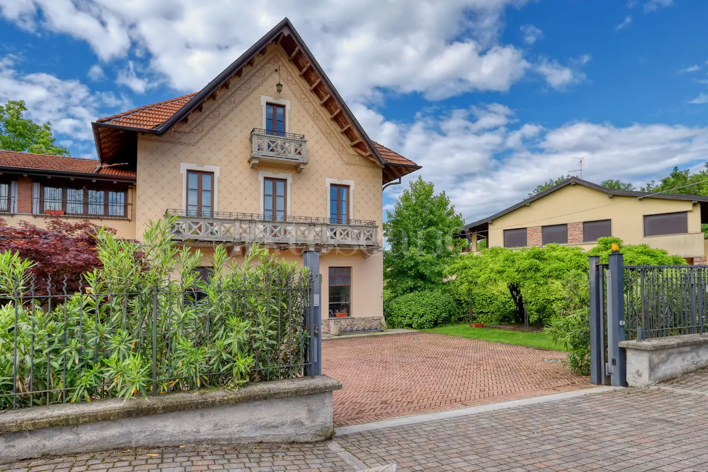 Attività Commerciale in vendita di 150 mq a €300.000 (rif. 22/2026)