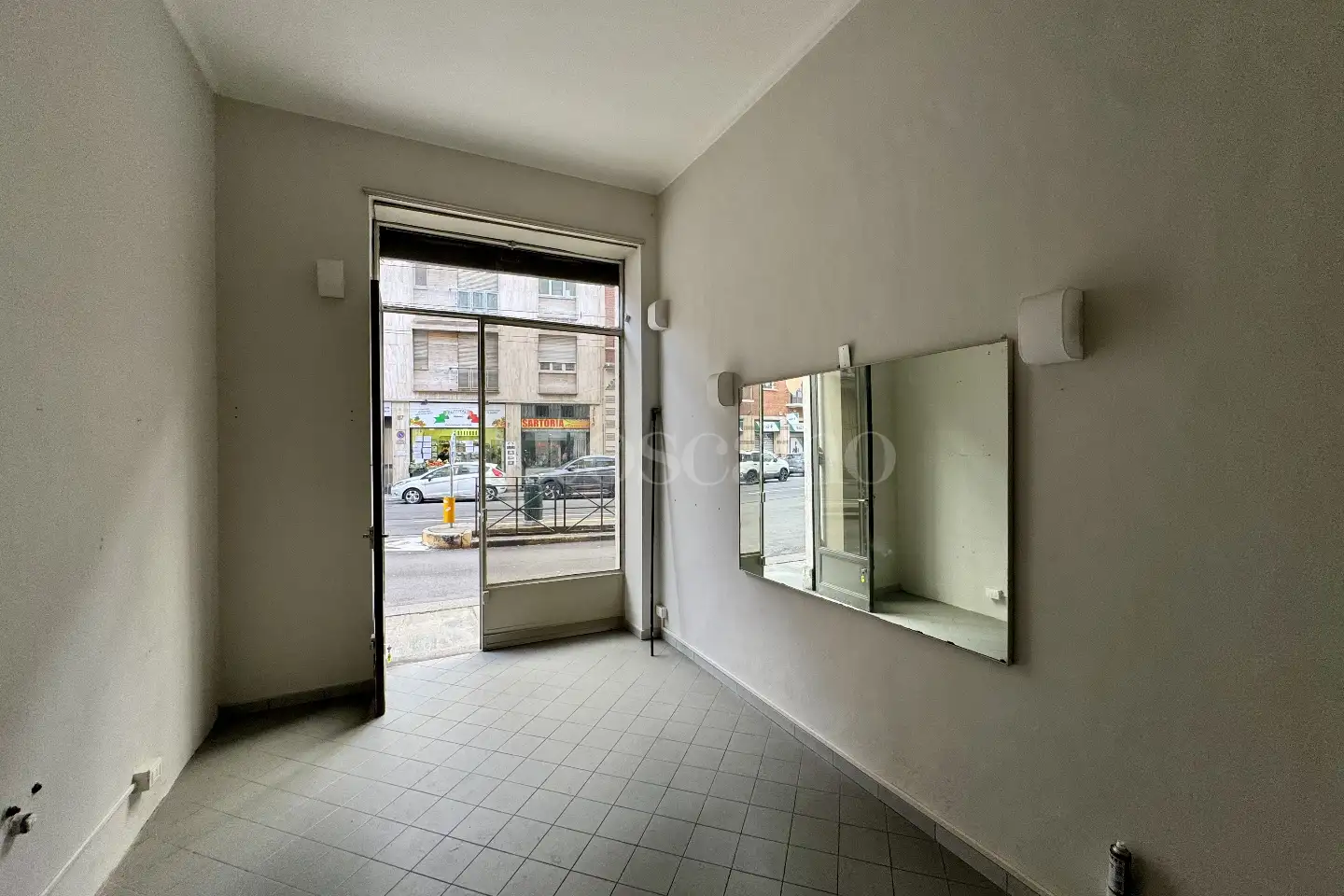 Negozio in vendita di 18 mq a €35.000 (rif. 2/2026)