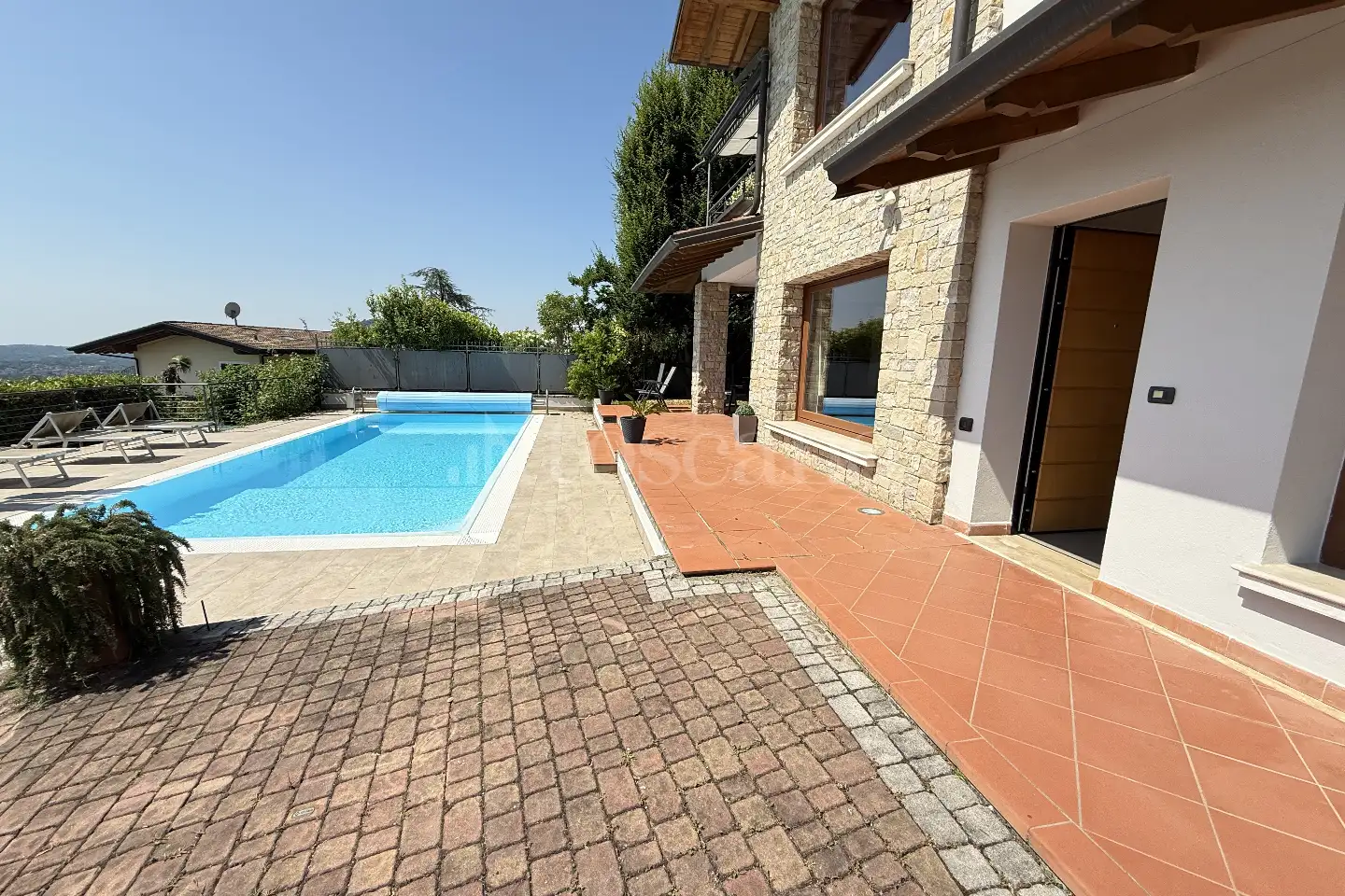 Villa in vendita di 220 mq a €950.000 (rif. 30/2025)