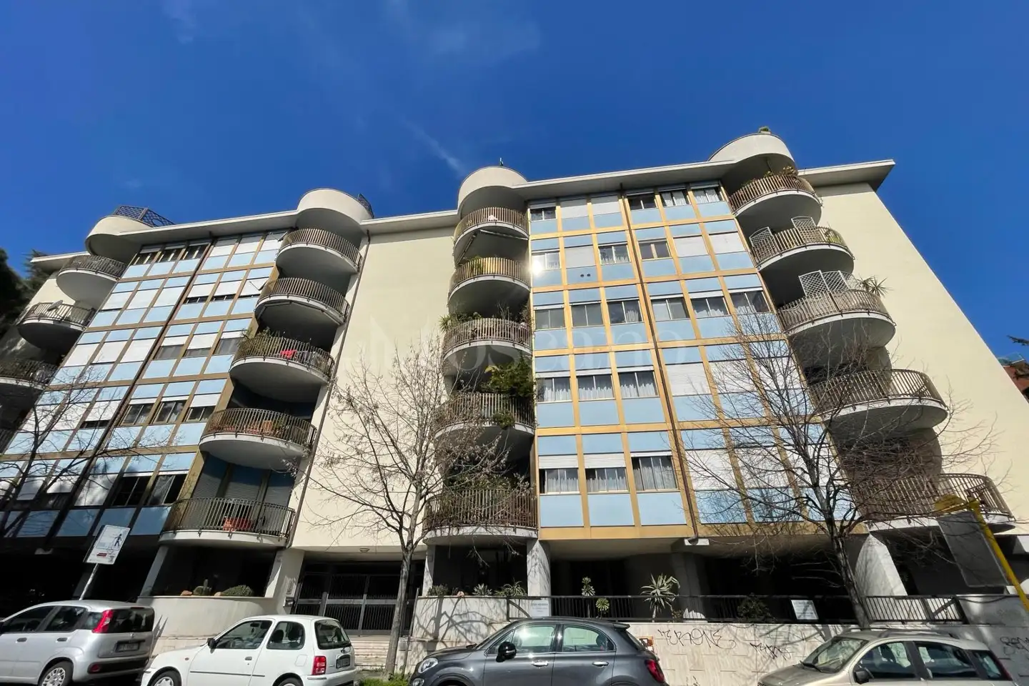 Garage in vendita di 700 mq a €415.000 (rif. 9/2024)