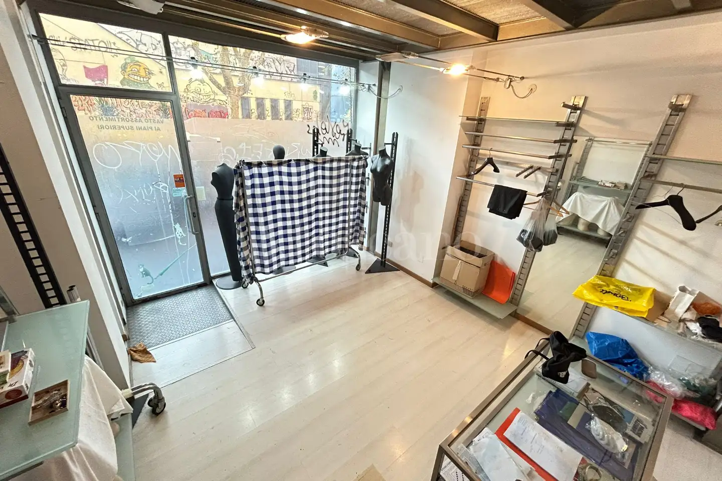 Negozio in affitto di 70 mq a €2.500 (rif. 1/2025)