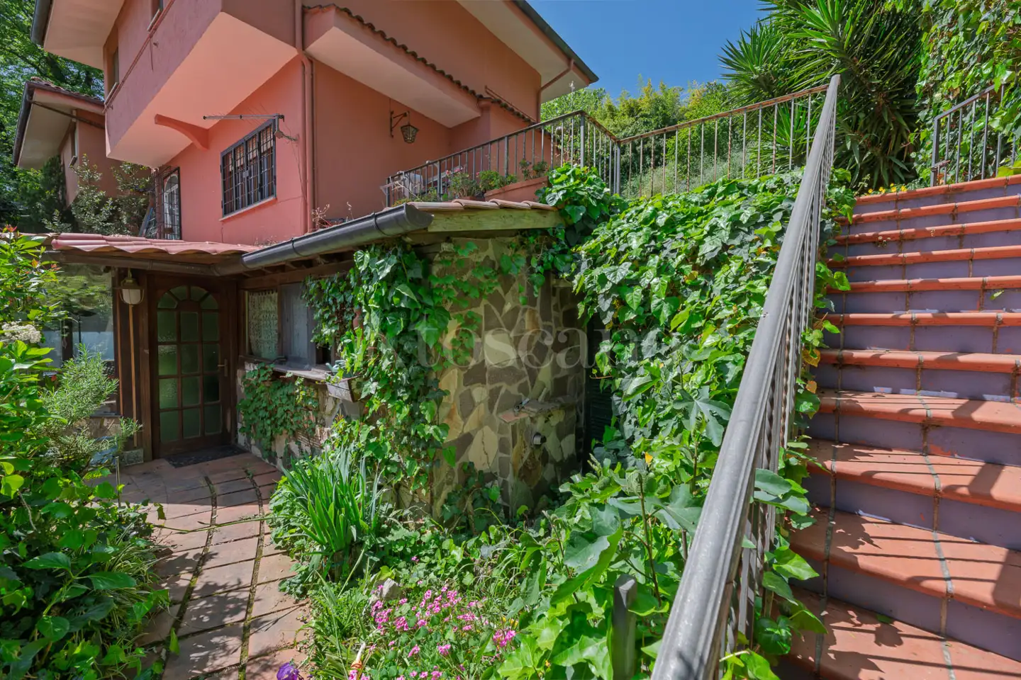 Villa Bifamiliare in vendita di 250 mq a €315.000 (rif. 8/2025)