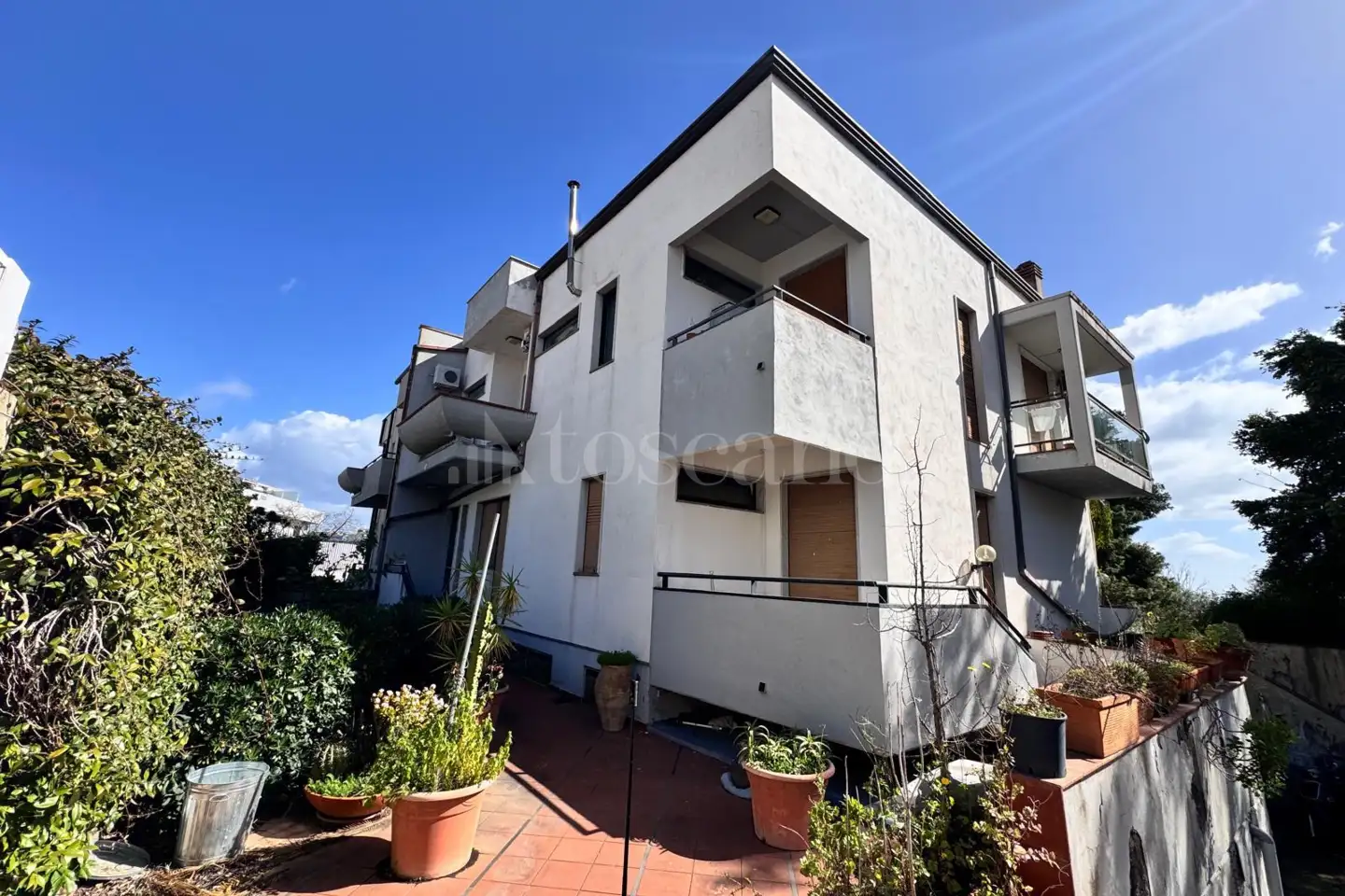 Villa in vendita di 300 mq a €450.000 (rif. 16/2026)