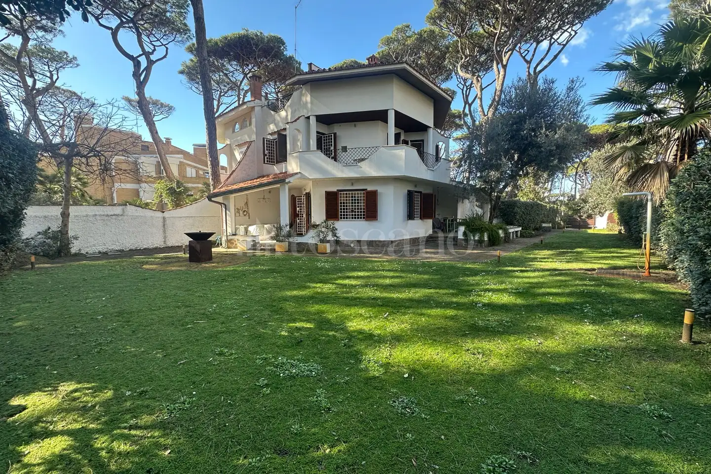 Villa Plurifamiliare in affitto di 180 mq a €5.000 (rif. 26/2026)