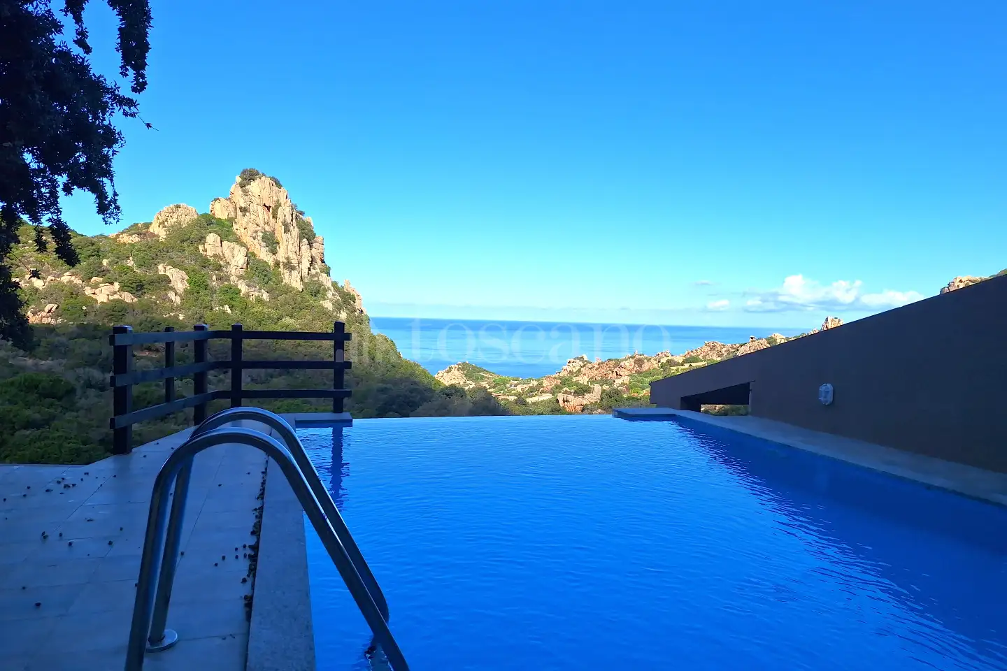 Villa Plurifamiliare in vendita di 256 mq a €770.000 (rif. 1/2026)