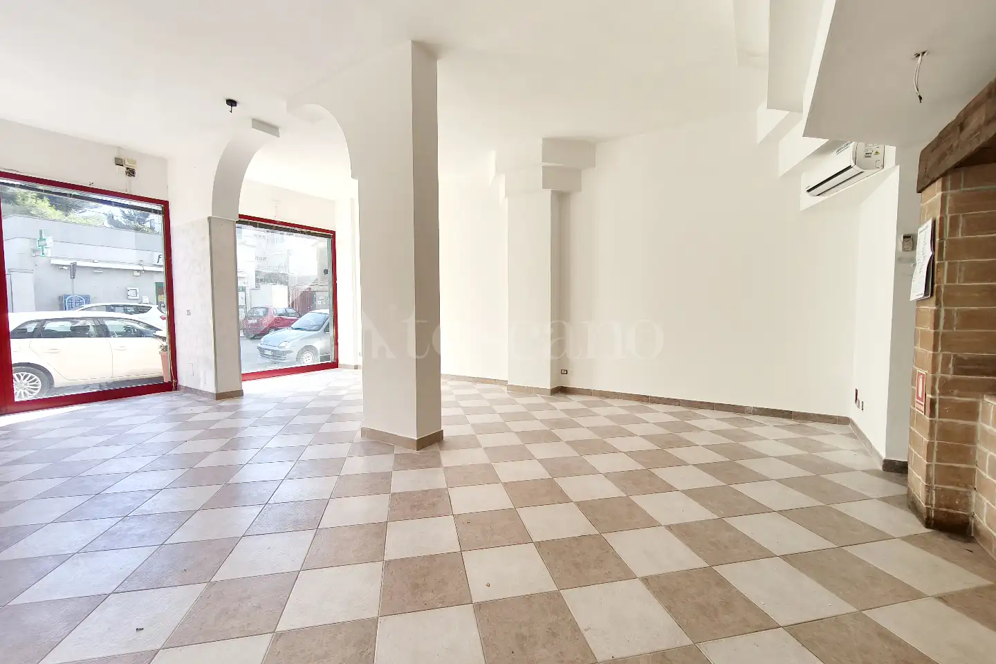 Negozio in affitto di 83 mq a €790 (rif. 39/2025)