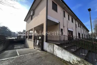 Box in vendita, Piazza Europa, Corsico