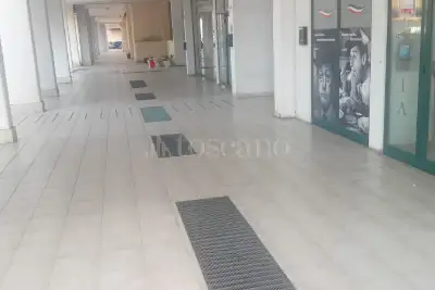 Negozio in vendita, Via degli Aurunci, Latina