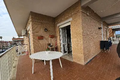 Casa in vendita, Via Belgrado, Pomezia