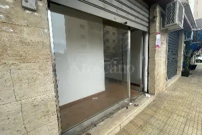Negozio in vendita, Via Umberto Giordano, Palermo