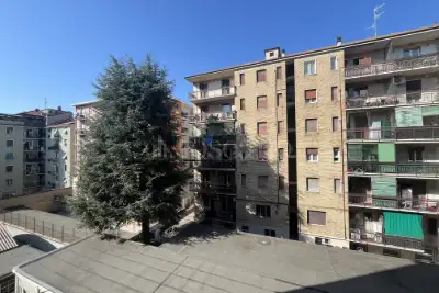 Casa in vendita, Via Lorenteggio, Milano