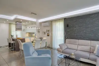 Villa Bifamiliare in vendita, Viale Ernesto Thomas, Brusimpiano
