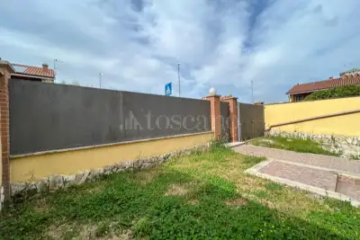 Villino a Schiera in vendita, Via Luserna, Roma