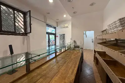 Negozio in vendita, Via Federico Paolini, Roma