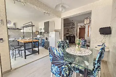 Villino a Schiera in vendita, Via Lago di Como, Pomezia