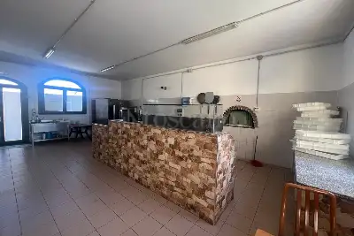 Casa in vendita, Via Antonio Vivaldi, Uta