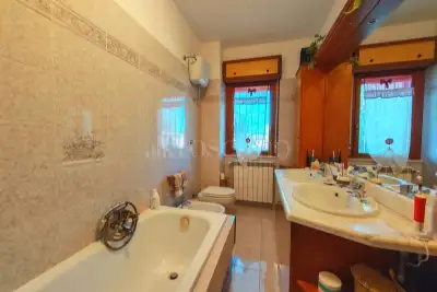 Villino a Schiera in vendita, Via Valeriano Cobbe, Roma