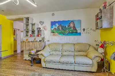 Casa in vendita, Via Carlo Cerrini, Cuasso al Monte