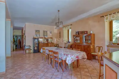 Casa Indipendente in vendita, Via Provinciale, Marchirolo