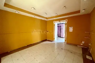 Negozio in vendita, Via Giulio Antonio Acquaviva, Caserta