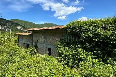Casa Indipendente in vendita, Via Canistro, Capistrello