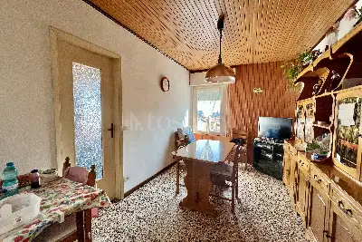 Casa Indipendente in vendita, Via Menasasso, Desenzano del Garda