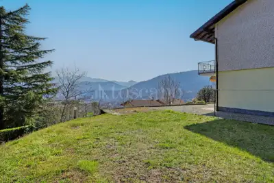 Villa Bifamiliare in vendita, Via Viconago, Cadegliano-Viconago