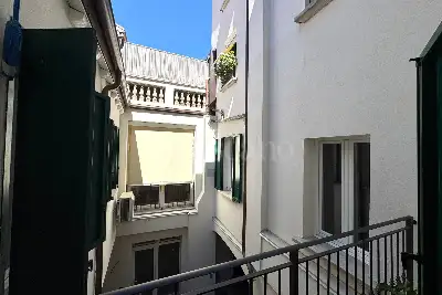 Casa in vendita, Via Galliera, Bologna