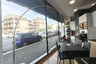 Attività Commerciale in vendita, Largo Gaetano la Loggia, Roma