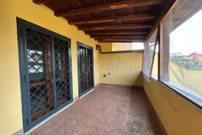 Villino a Schiera in vendita, Via Luserna, Roma