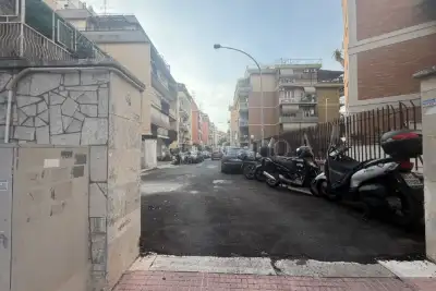 Box in vendita, Via Giulia di Colloredo, Roma