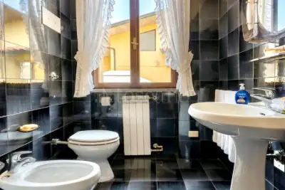 Villa in vendita, Via Fratelli Rosselli, Lograto