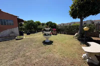 Villa Bifamiliare in vendita, Viale America, Ladispoli