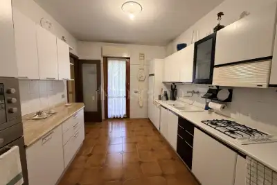 Villino a Schiera in vendita, Via Mar della Cina, Roma