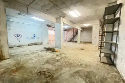 Negozio in affitto, Viale Giulio Agricola, Roma