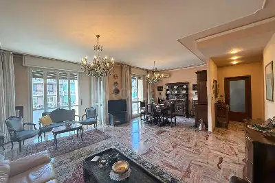 Casa in vendita, Piazzale Risorgimento Italiano, Modena