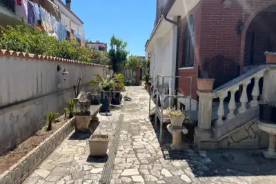 Villa Bifamiliare in vendita, Via Mari, Pomezia