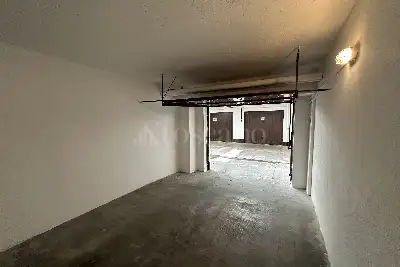 Box in affitto, Via Pietro Redaelli, Milano