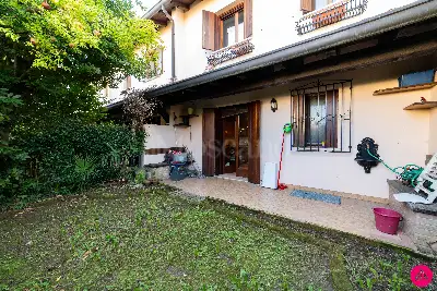 Villino a Schiera in vendita, Via Benedetti, Pordenone