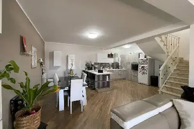 Villino a Schiera in vendita, Via Currolo, Catania