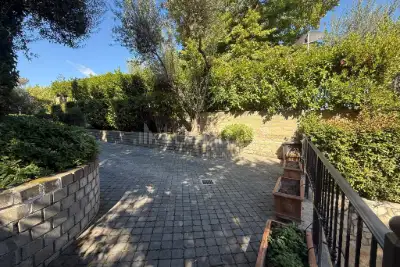 Villa Plurifamiliare in vendita, Via Giulio Venzi, Roma