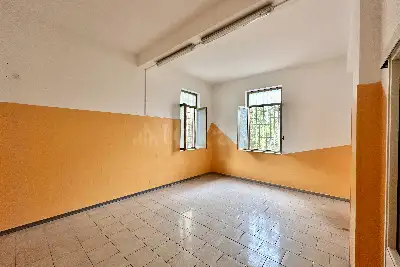 Negozio in affitto, Via Guglielmo Marconi, Caserta