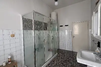 Villino a Schiera in vendita, Via Edmondo de Amicis, Prato